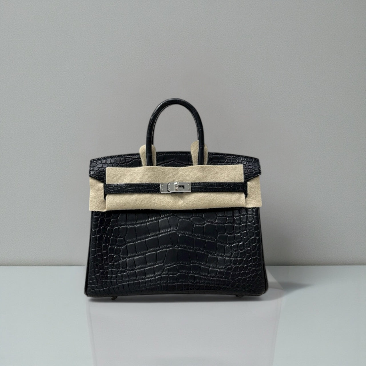 Hermés Birkin 25 Black Matte Alligator Palladium Hardware