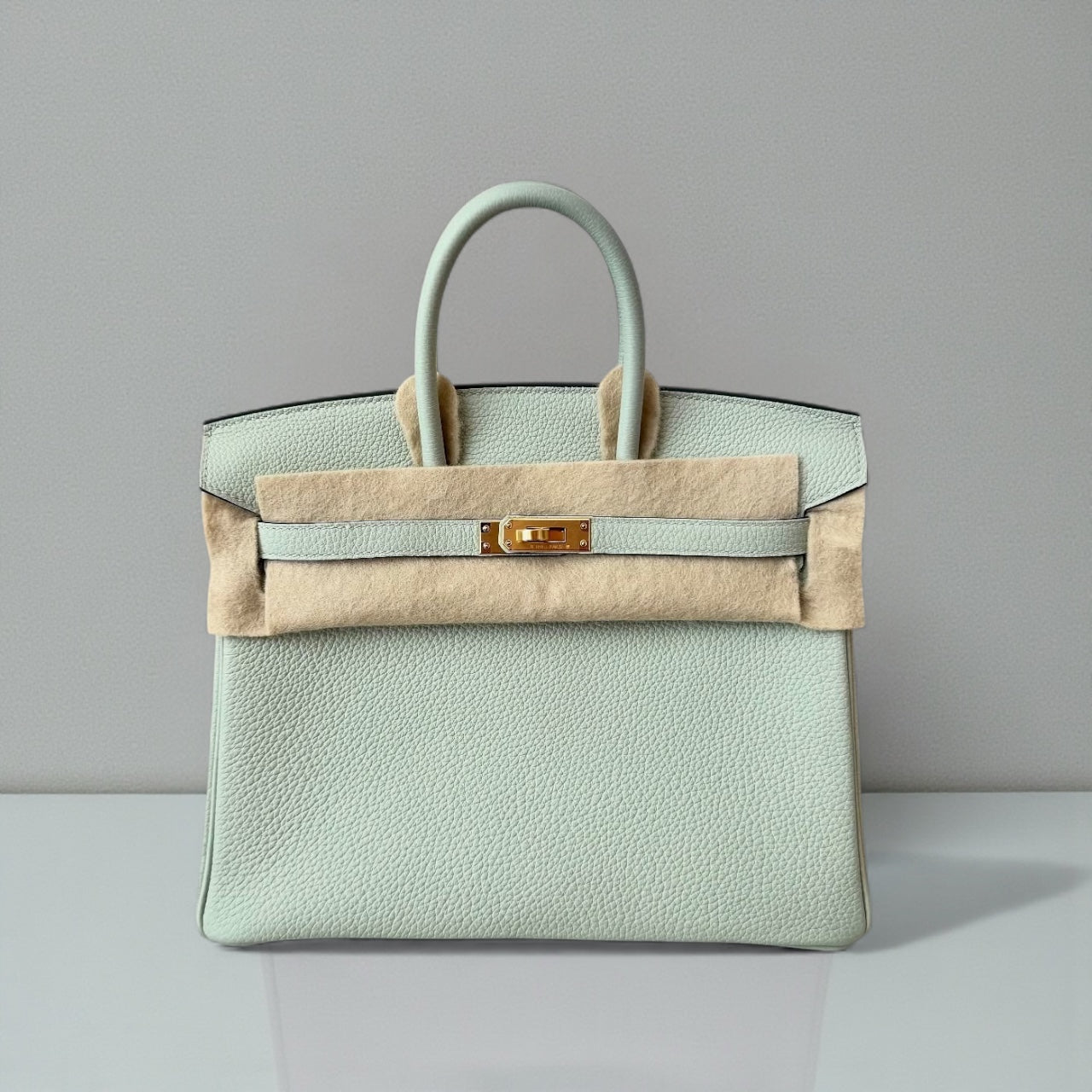 Hermés Gris Neve Birkin 25 Togo Gold Hardware