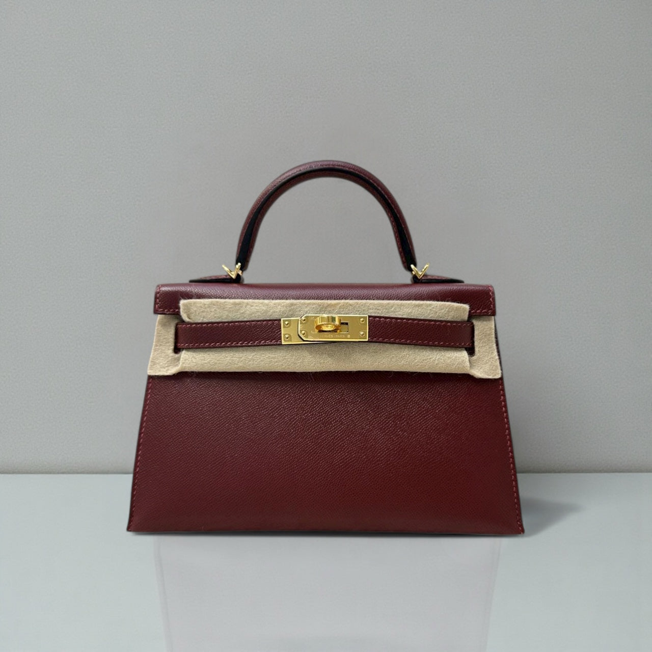 Hermès Mini Kelly 20 Veau Madame Rouge H Gold Hardware